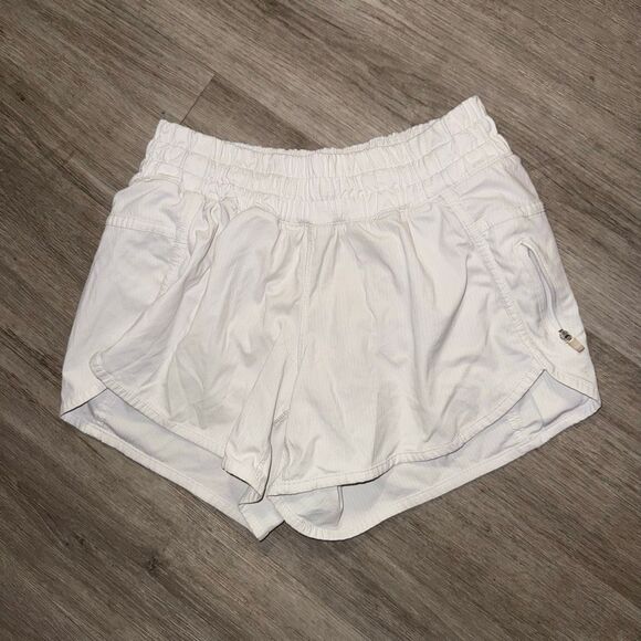 Lululemon track that high rise lined 3” shorts - Picture 2 of 5